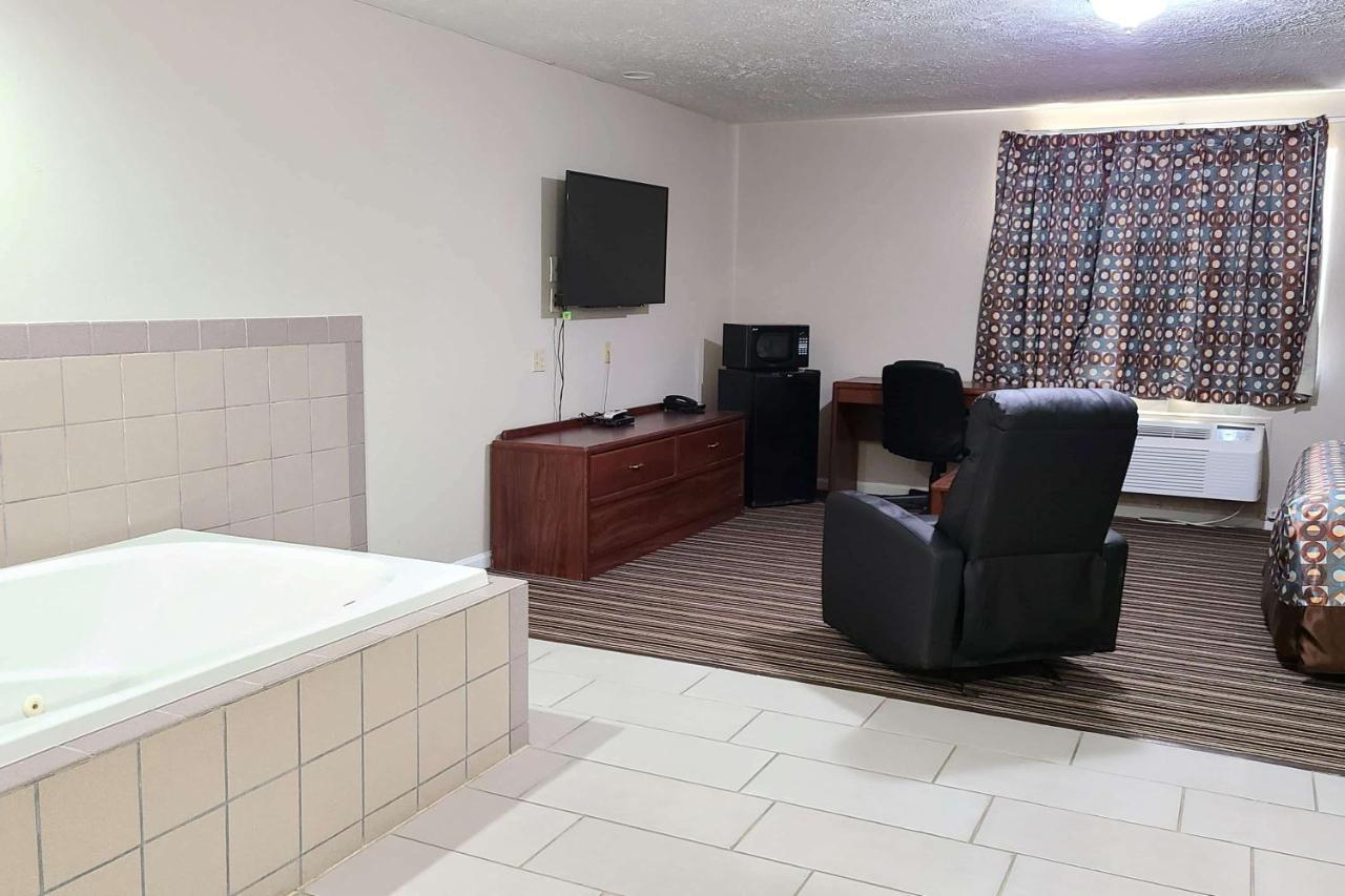 Desoto Inn & Suites Missouri Valley 외부 사진